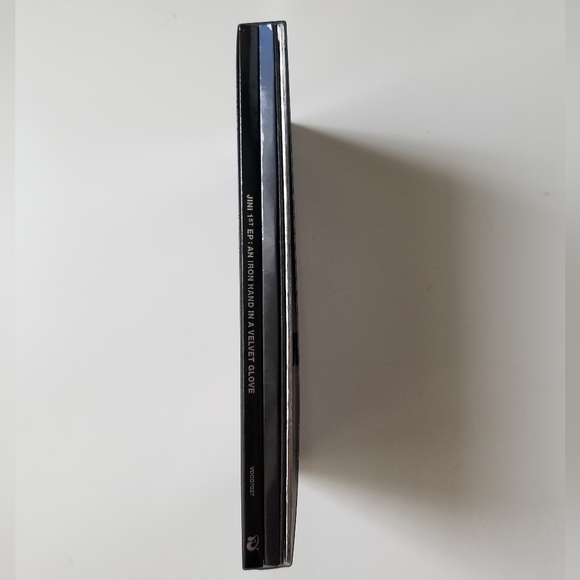 Jini's 1st Mini Album, "An Iron Hand In A Velvet Glove" (Iron Hand vers) - Picture 4 of 10